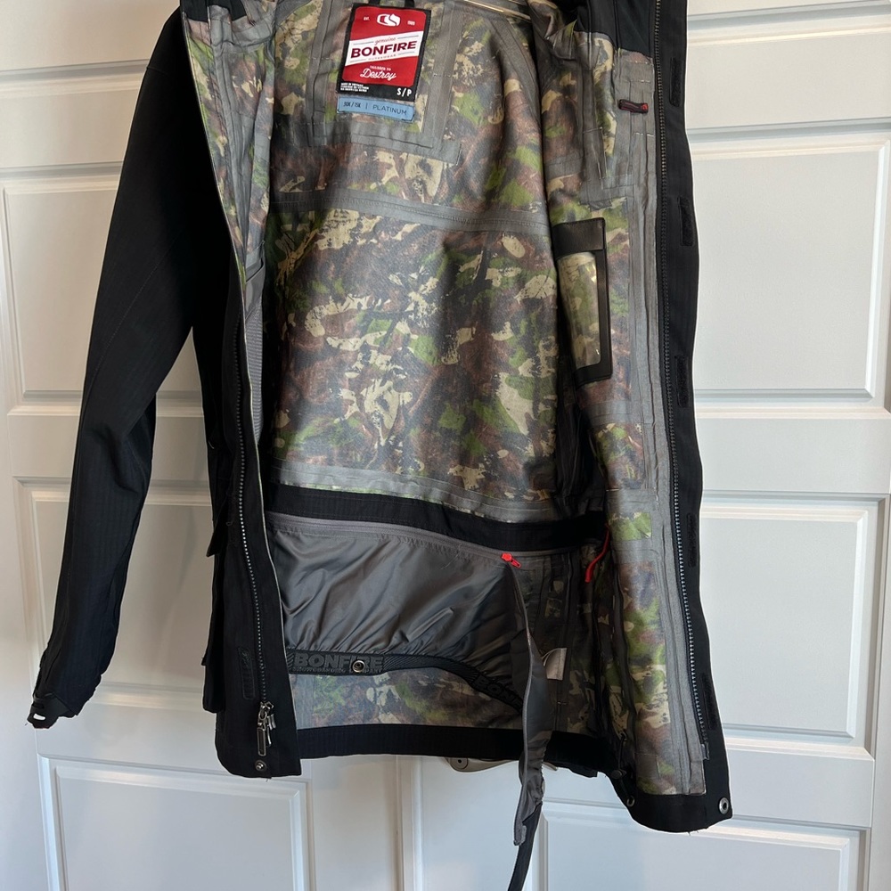 Bonfire Snow Jacket - Picture 10 of 12